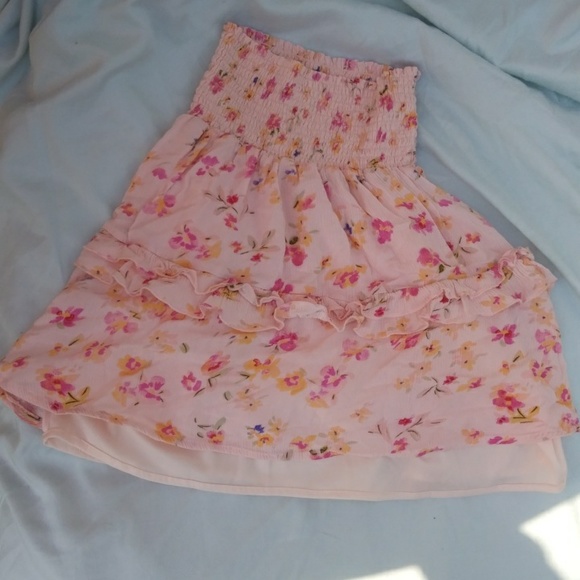 Kendall + Kylie Floral Skirt - Picture 1 of 1